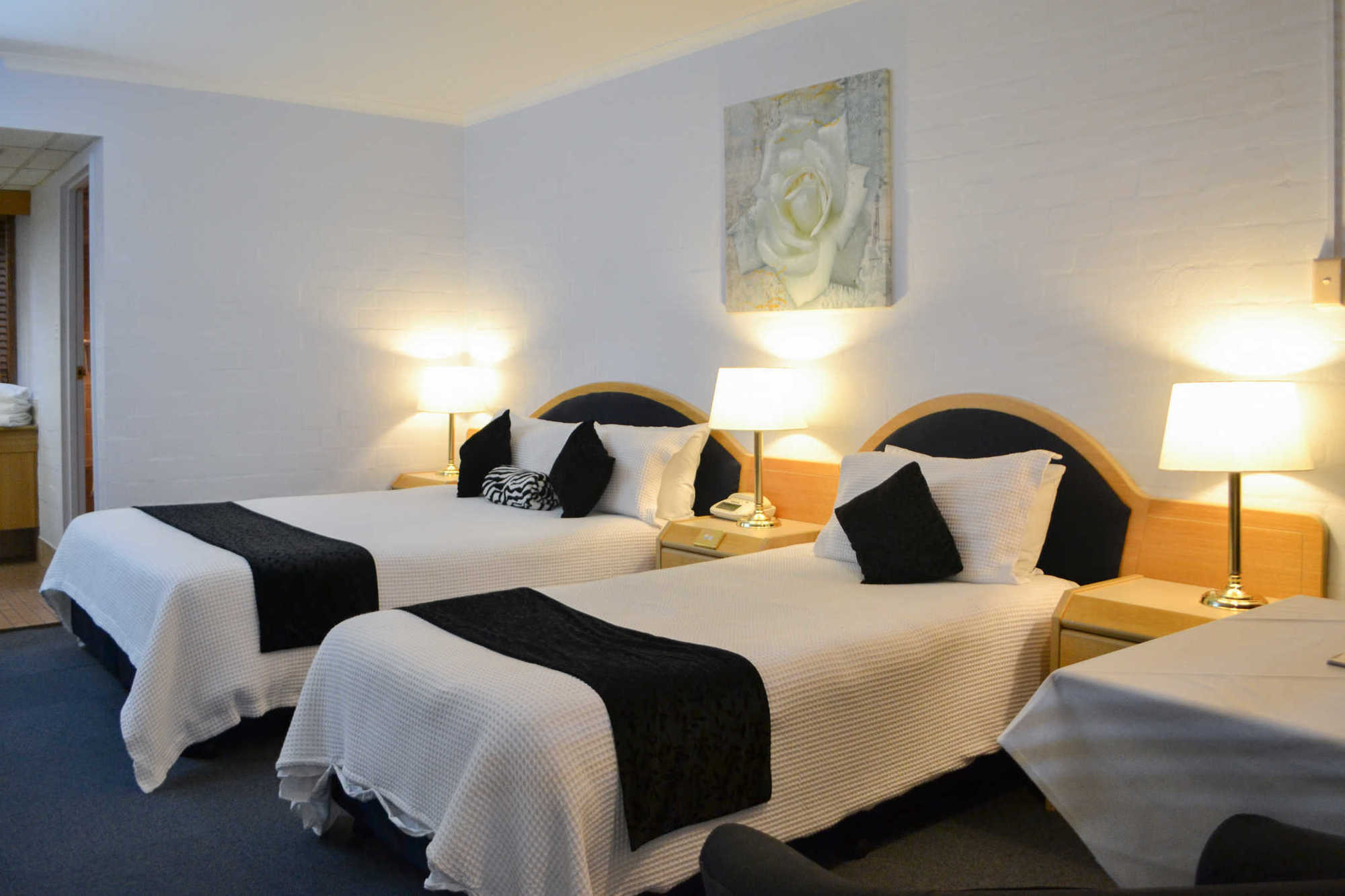 Capital Airport Motel Queanbeyan Room photo